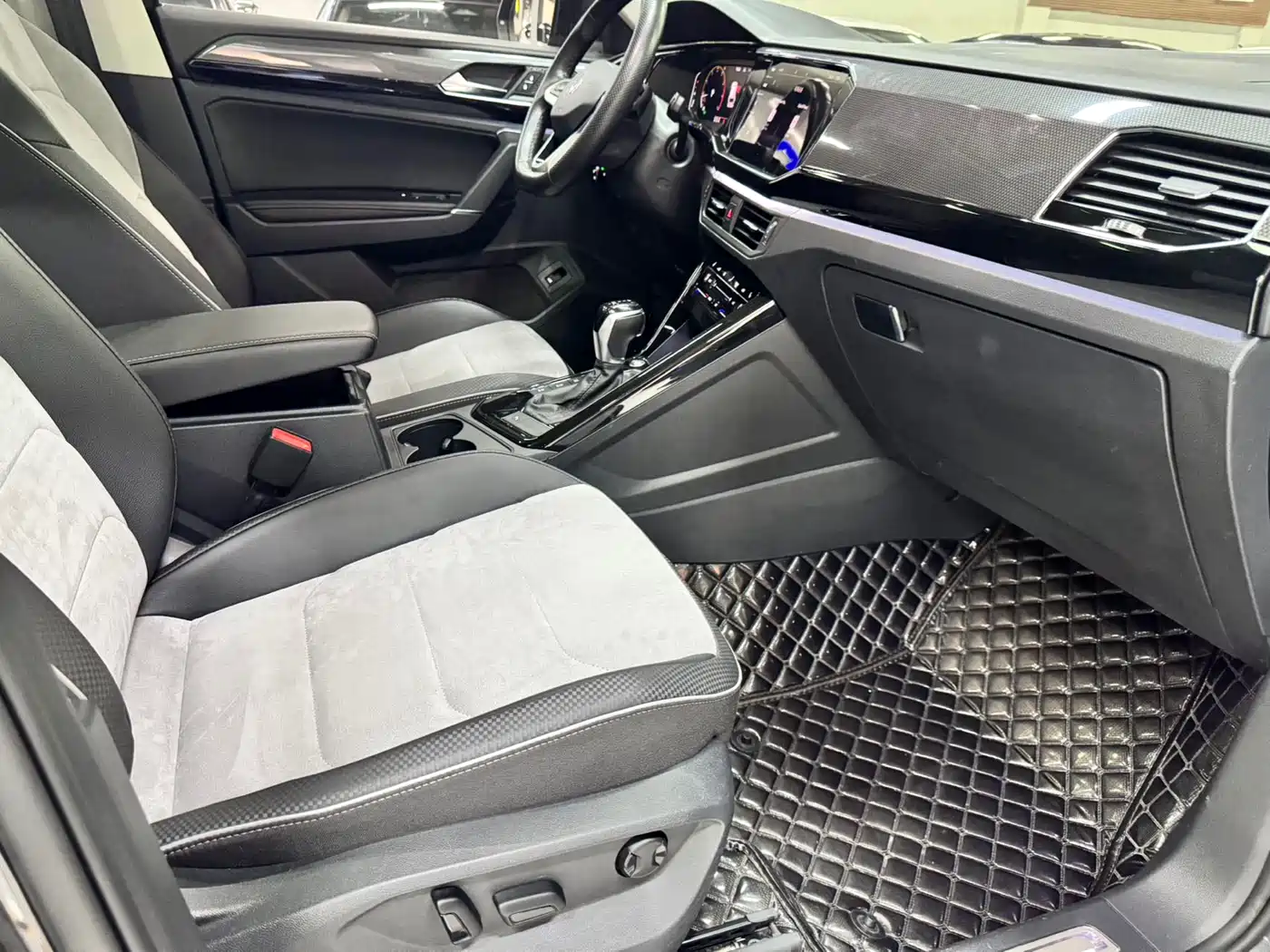 Volkswagen Tayron X 2020 330TSI 2WD Premium Smart Edition фото 13
