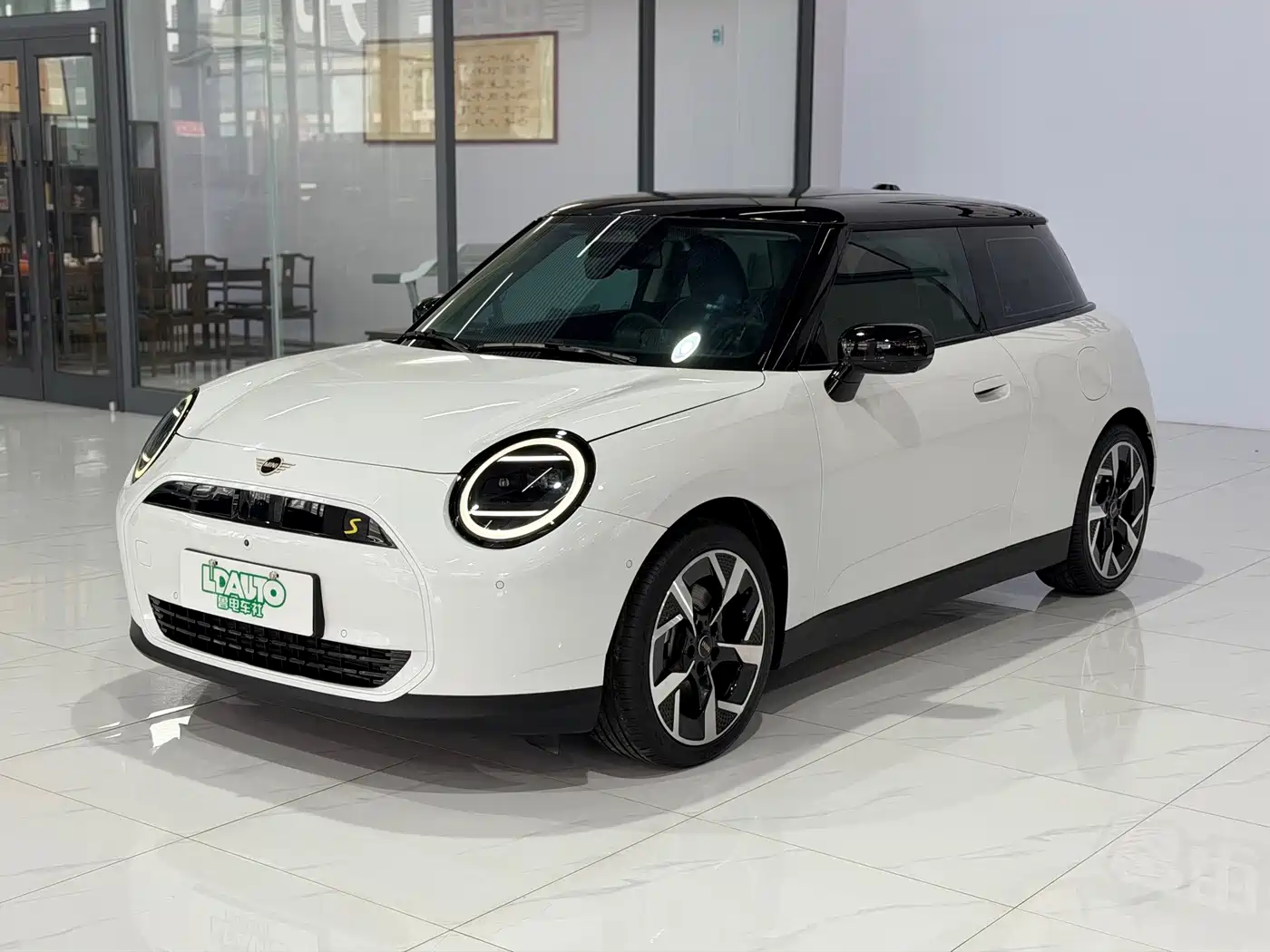 MINI Electric MINI COOPER 2025 2025 Facelift 463km COOPER SE Artist Trim