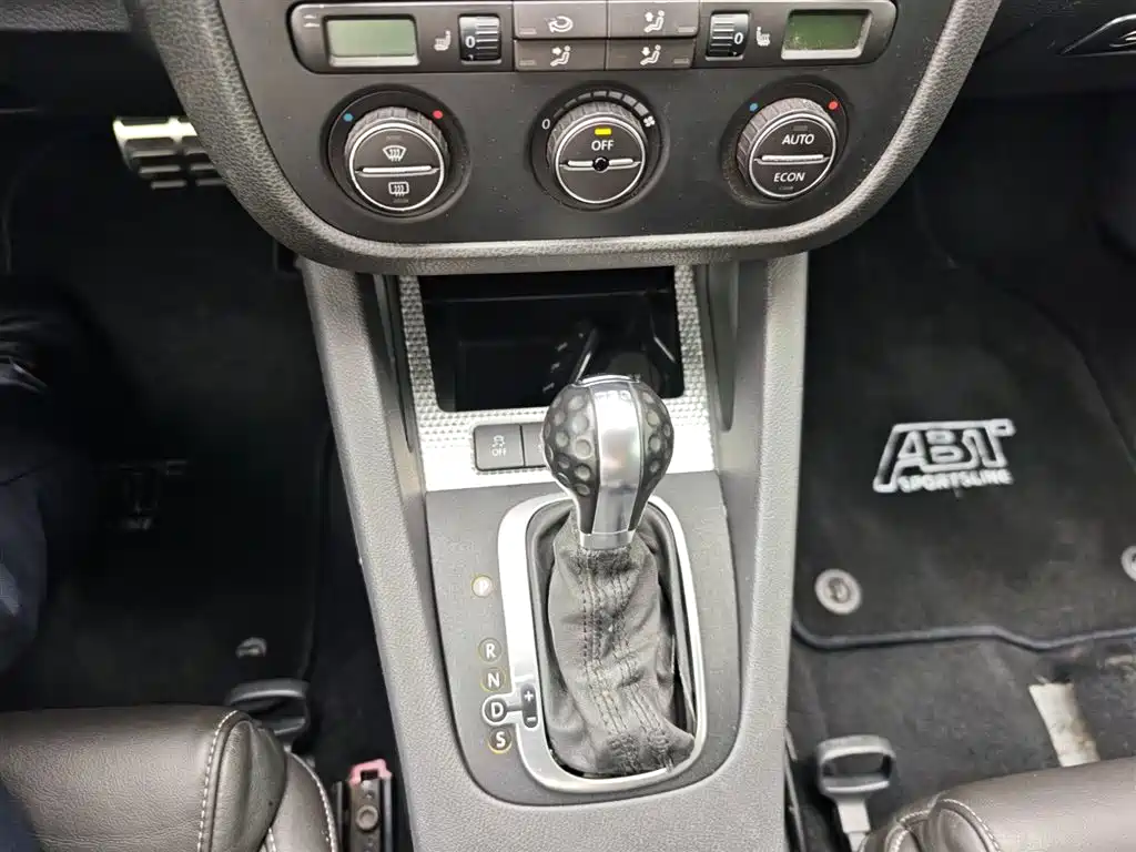 Volkswagen Golf (Import) 2006 GTI 2.0T 3-Door фото 11