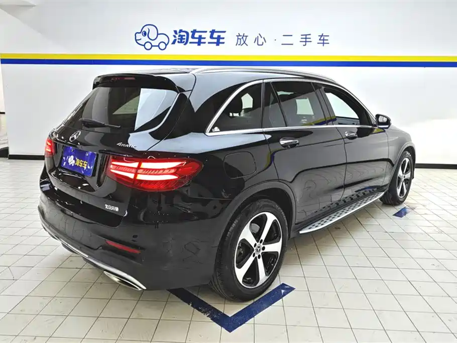 MERCEDES-BENZ GLC