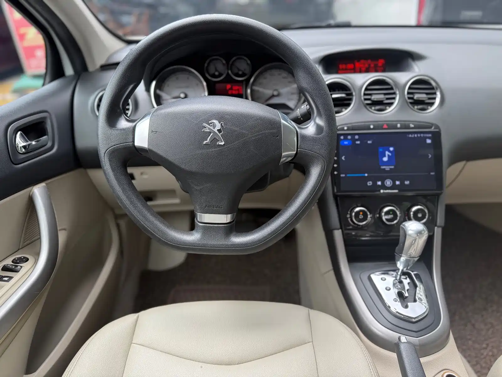 Фото 10 - Peugeot 408