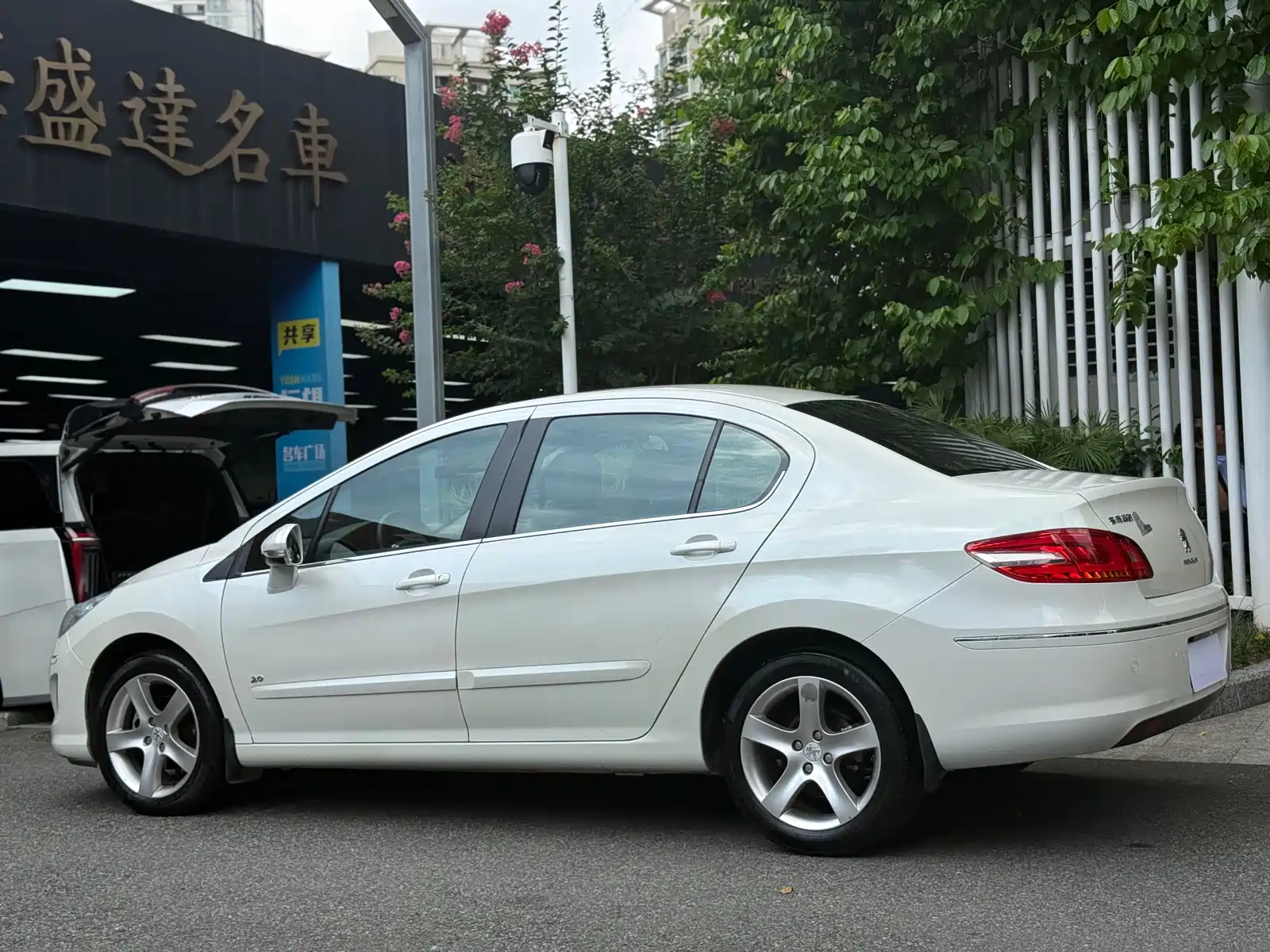 Фото 15 - Peugeot 408