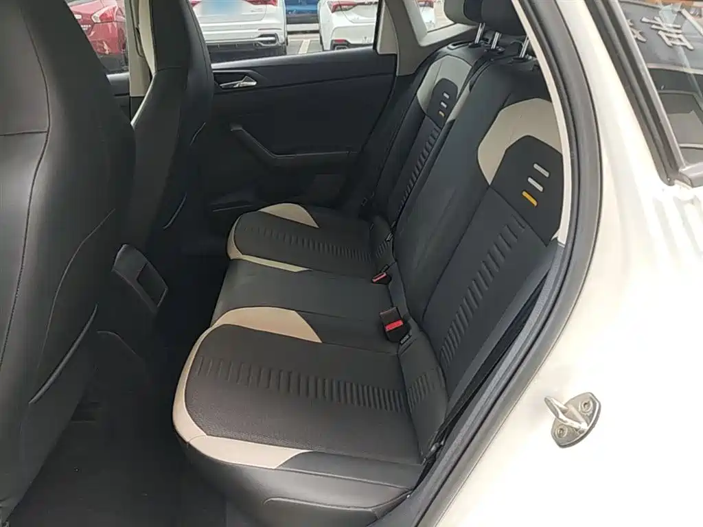 Volkswagen Polo 2019 Plus 1.5L Automatic Beats Trendy Edition фото 17