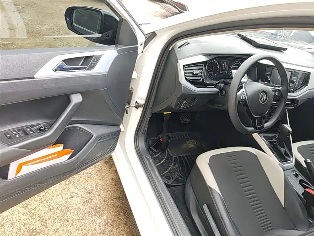Volkswagen Polo 2019 Plus 1.5L Automatic Beats Trendy Edition фото 16