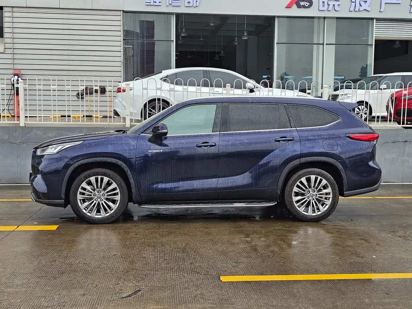 TOYOTA HIGHLANDER
