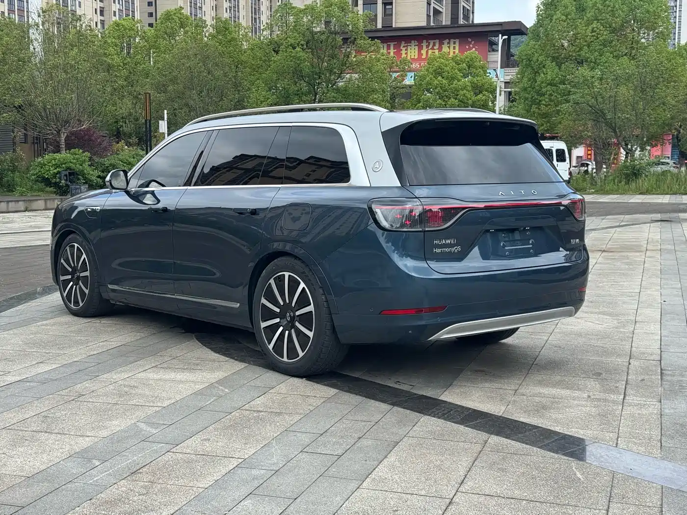 AITO Wenjie AITO M9 2024 Extended Range Ultra 42kWh 6-Seater фото 4