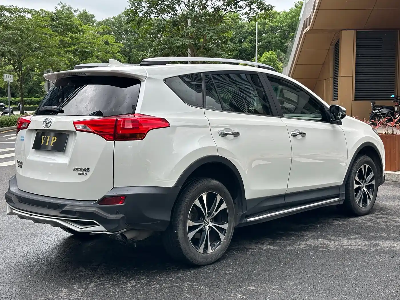 Toyota RAV4 Rongfang 2015 2.5L Automatic 4WD Elite Edition фото 4