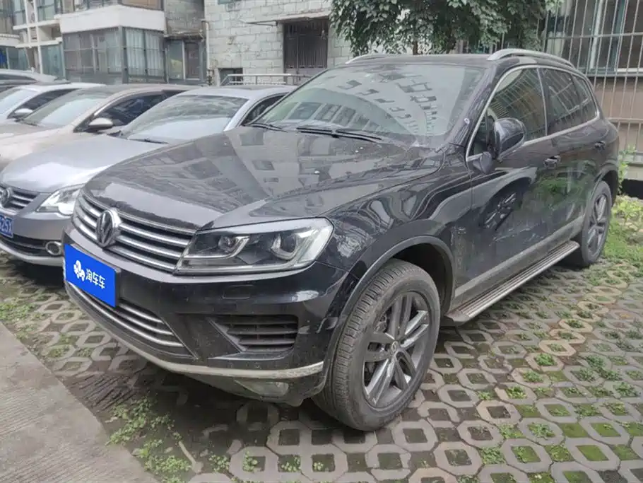 VOLKSWAGEN TOUAREG