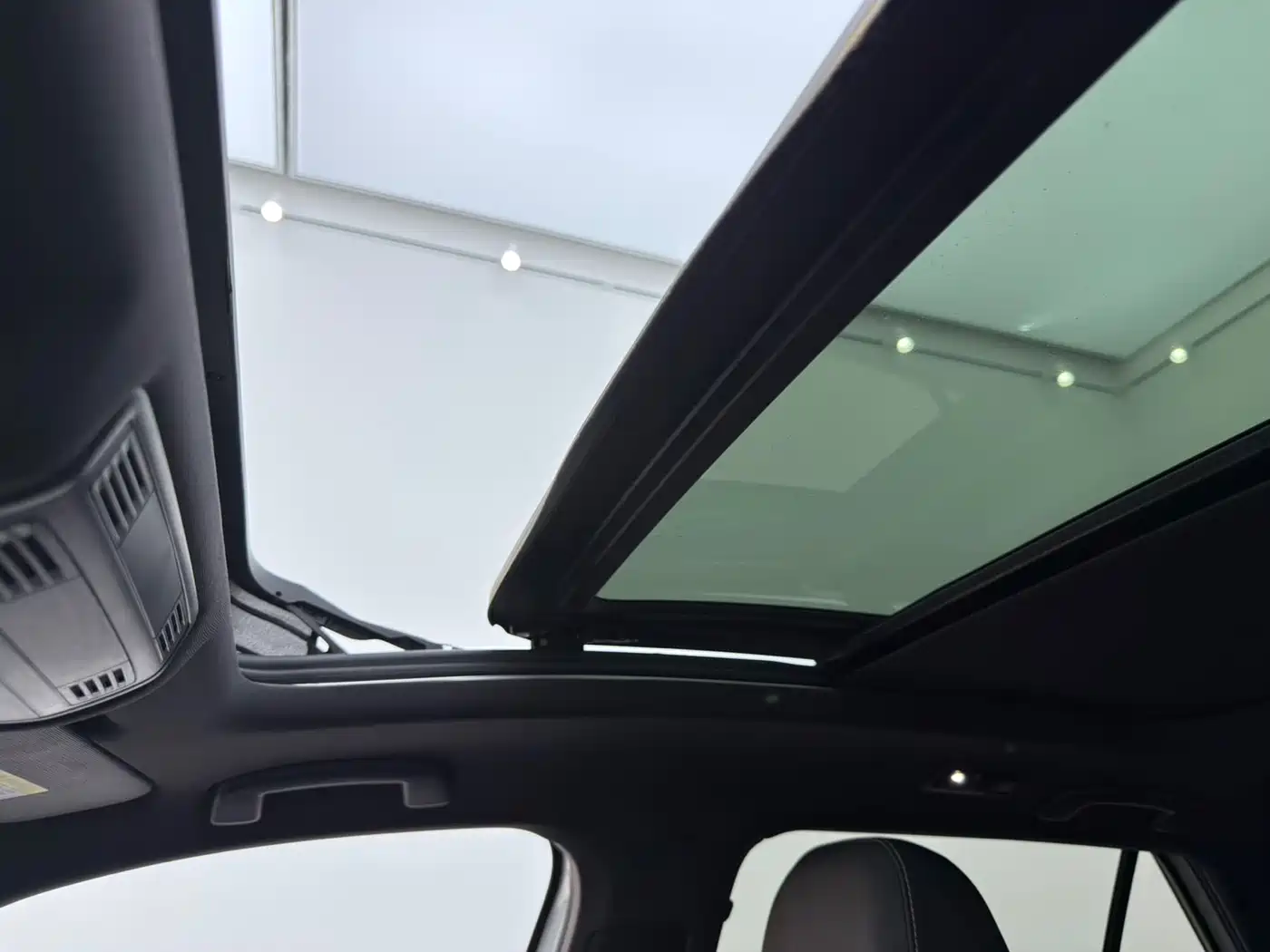 Volkswagen T-ROC 2022 280TSI DSG 2WD R-Line Pro PLUS фото 13