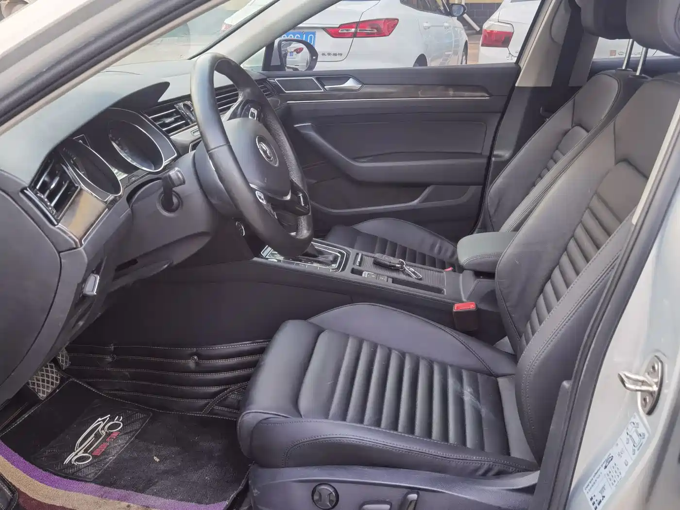 Volkswagen Magotan 2019 330TSI DSG Luxury Class China VI фото 4