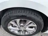 Photo 9 - Buick Verano