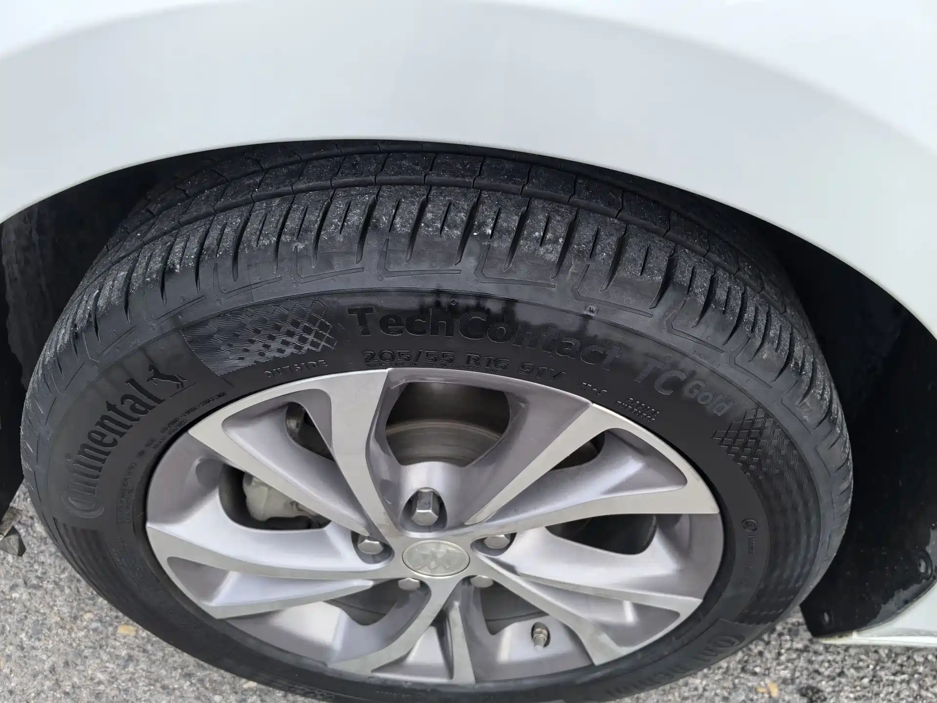 Photo 9 - Buick Verano