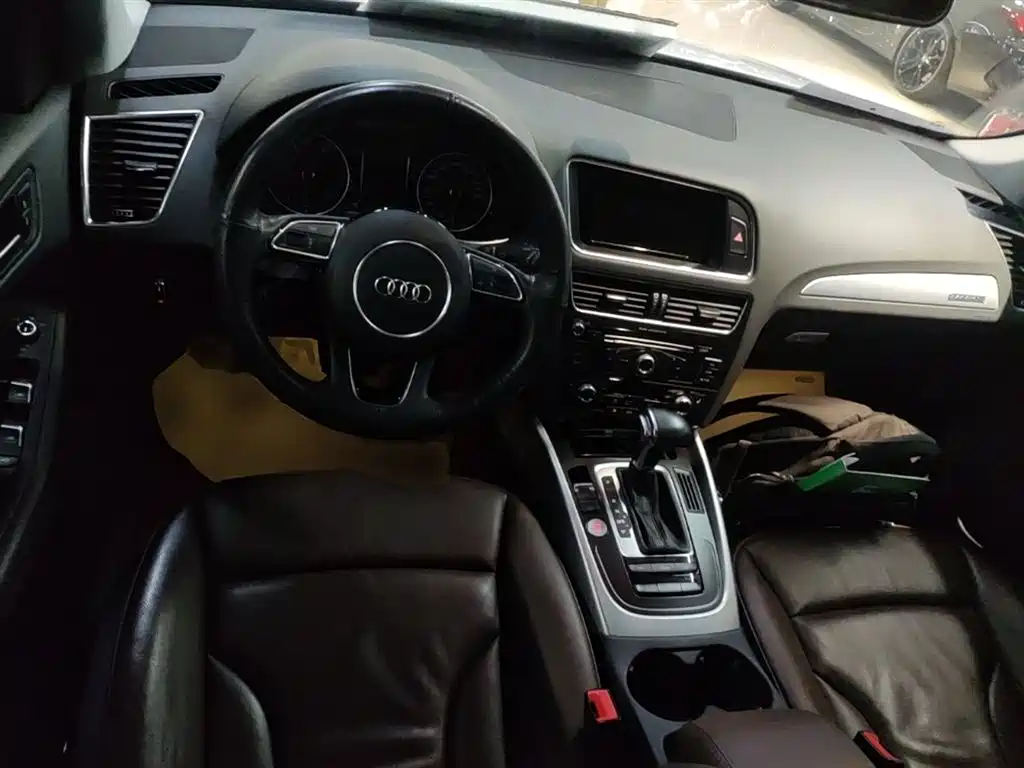 Audi Q5 2016 40 TFSI Technology Model фото 10
