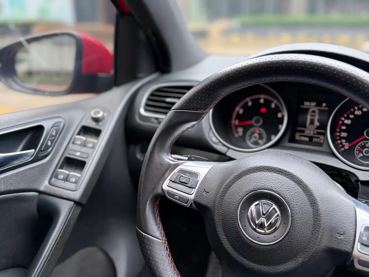 Volkswagen Golf GTI 2012 2.0TSI GTI фото 20