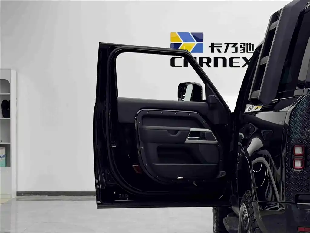 Land Rover Defender 2023 Model 90 3.0T P400 XS фото 5