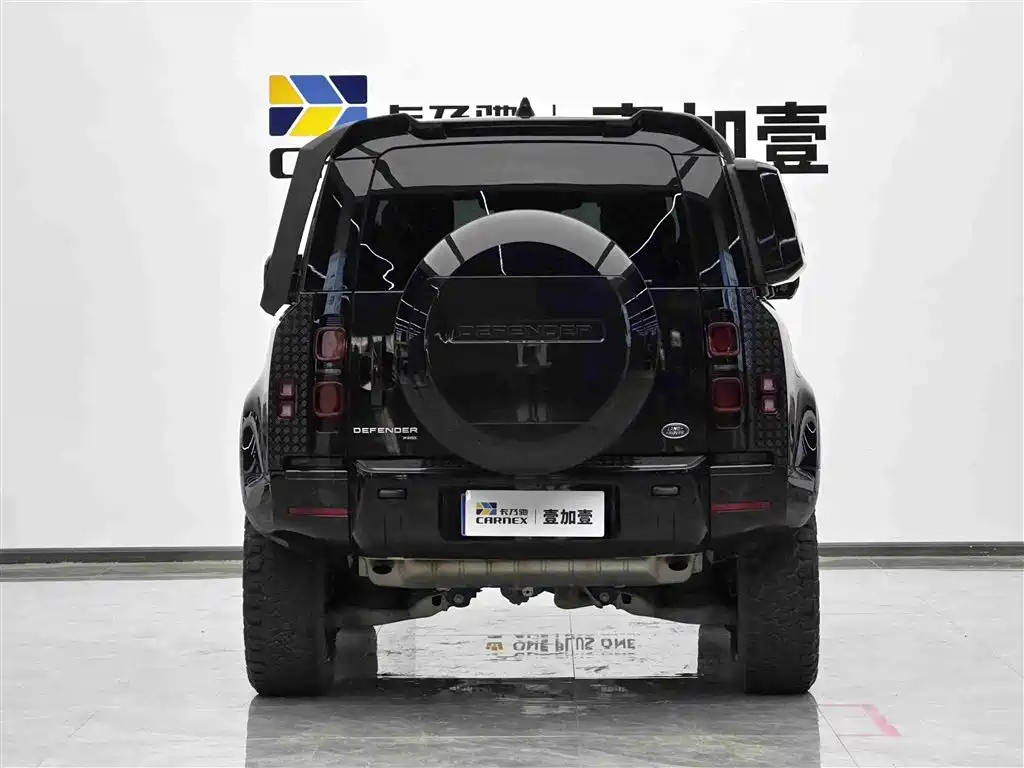 Land Rover Defender 2023 Model 90 3.0T P400 XS фото 18