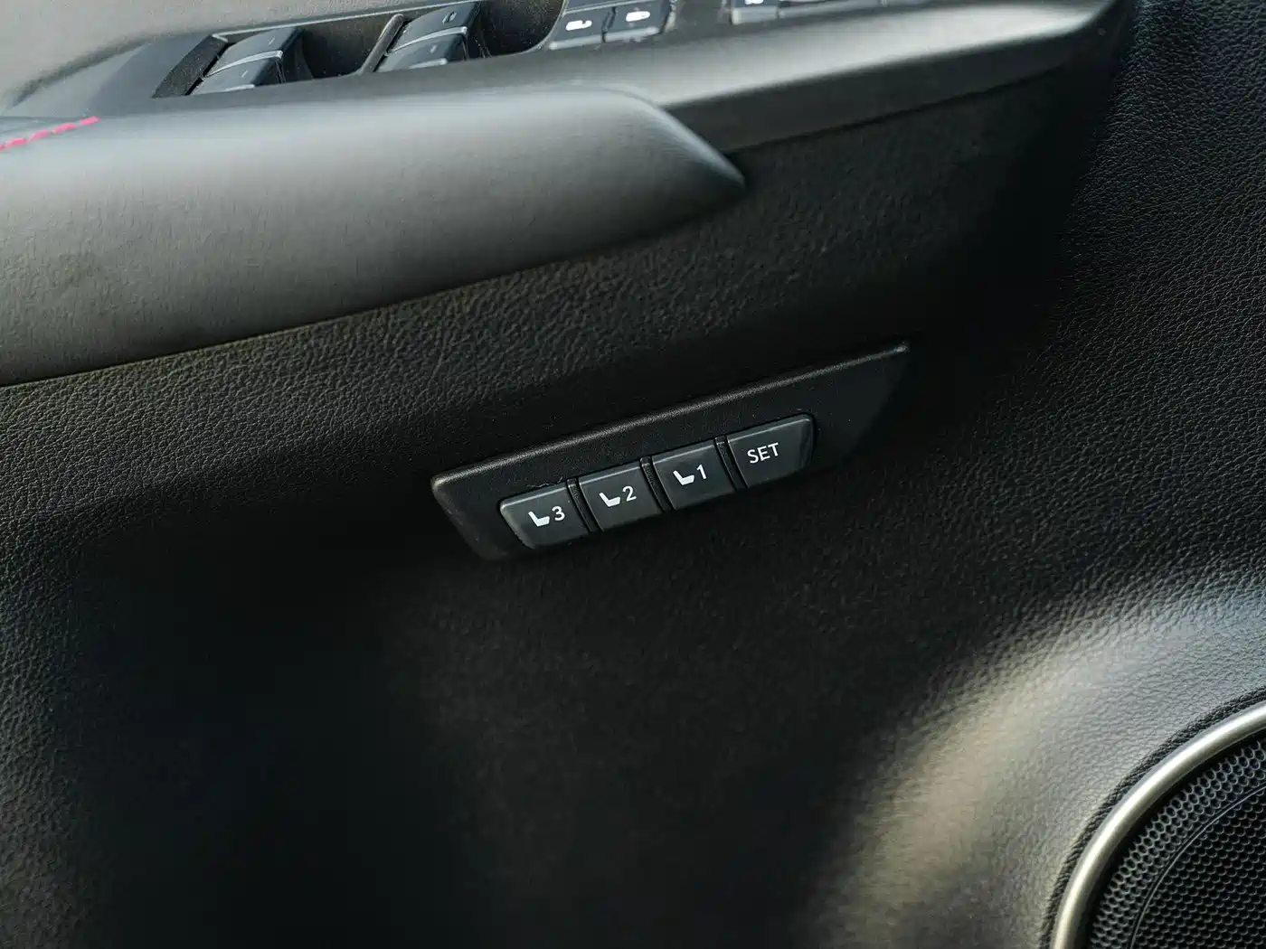 Lexus NX 2015 200t AWD F SPORT фото 25