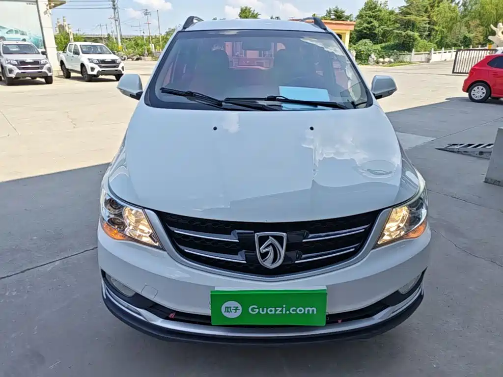Baojun 730 2020 2019 1.5L Manual Value Edition 7-Seater China VI