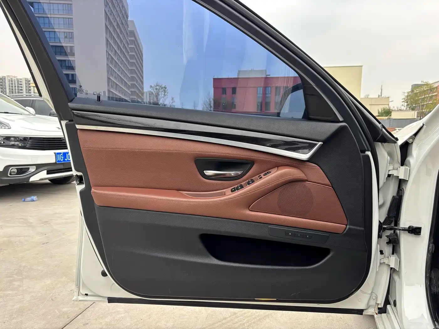 BMW 5 Series 2014 520Li Elegance фото 4
