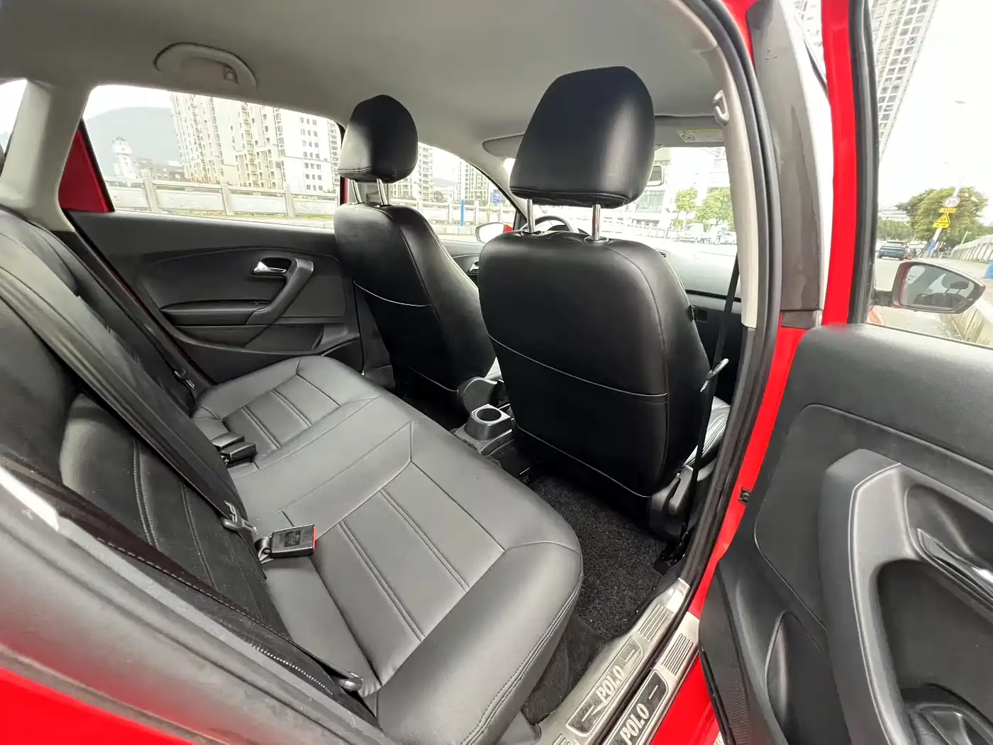 Volkswagen Polo 2016 1.4L Automatic Trend фото 7