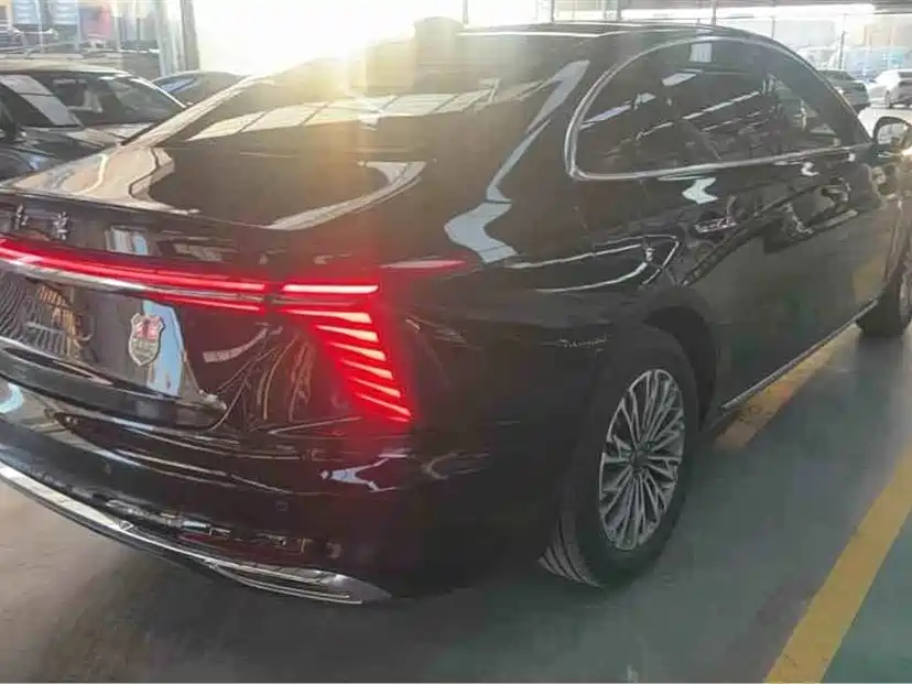Hongqi H5 2023 2.0T Auto Smart Connect Flag Comfort фото 7