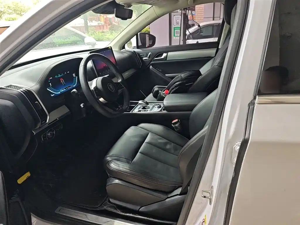 BYD Tang New Energy 2018 DM 2.0T AWD Smart Connection Enjoy Edition 7-Seater China V фото 15