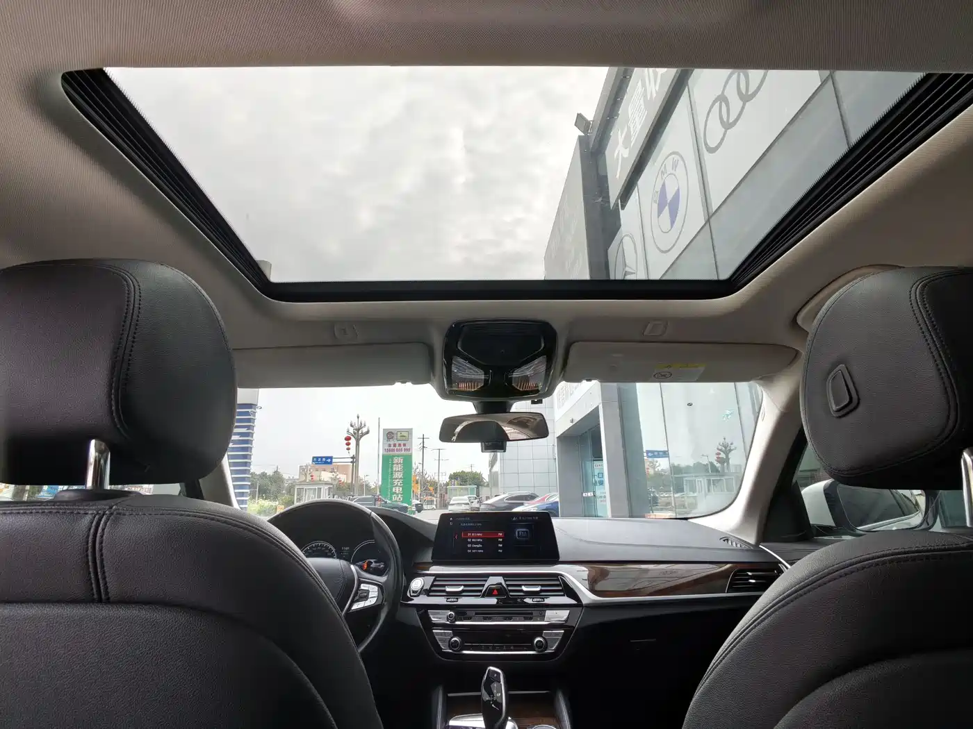 BMW 5 Series 2018 525Li Luxury Package фото 11