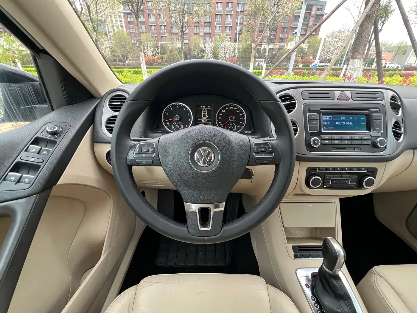 Volkswagen Tiguan 2012 1.8TSI Automatic 4WD Trend Edition фото 12