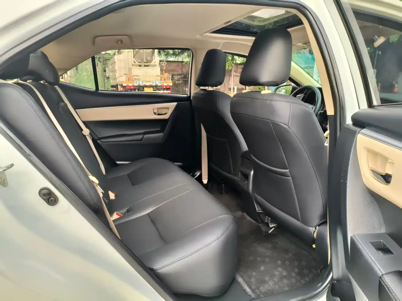 Toyota Corolla 2017 Facelift 1.2T S-CVT GL-i фото 13
