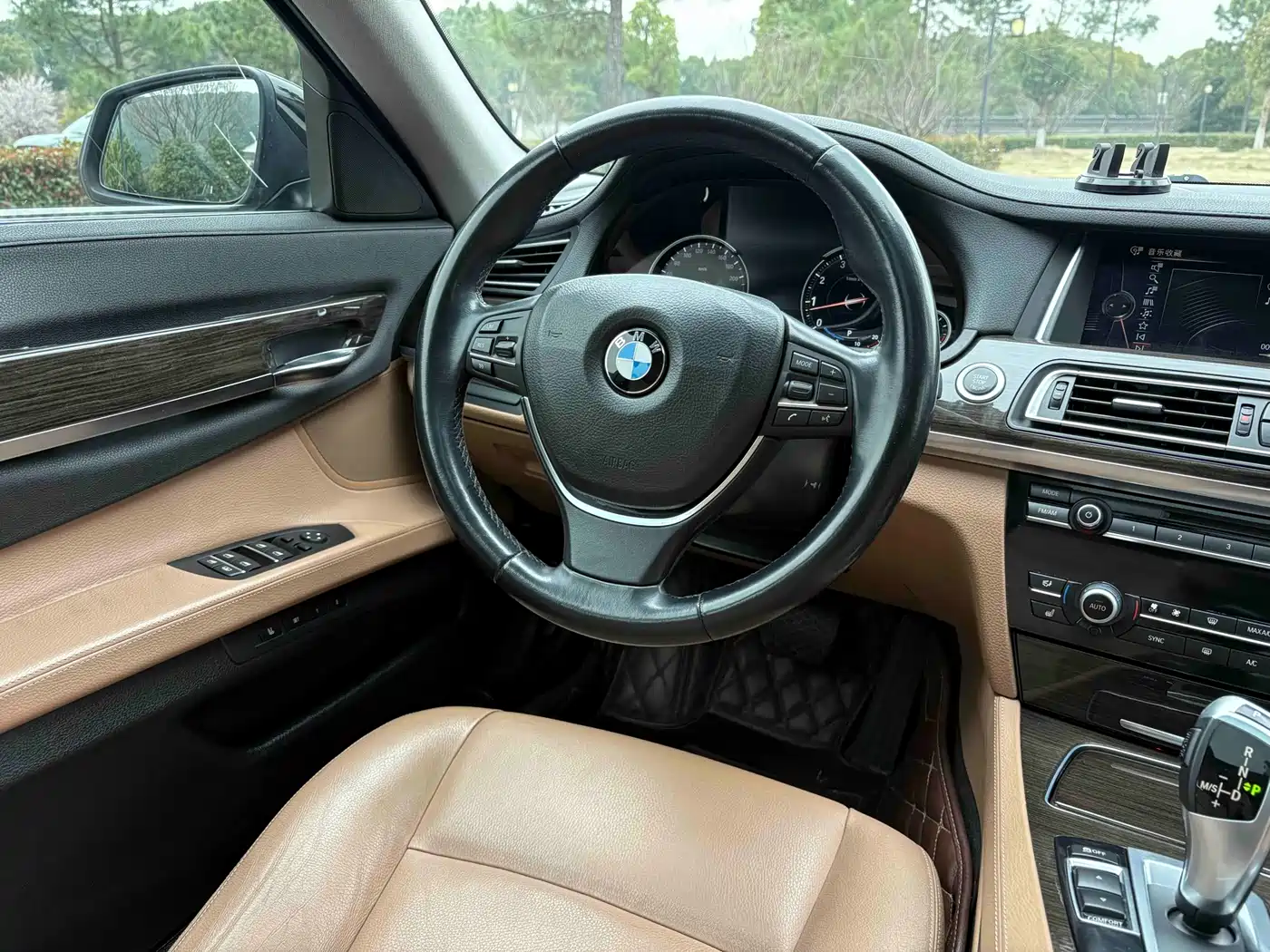 BMW 7 Series 2014 730Li Premium фото 12
