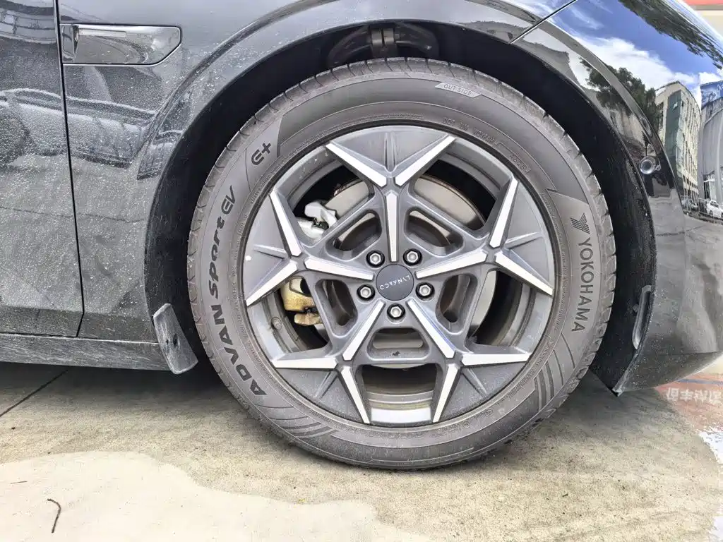 Lynk & Co Z10 2026 2025 Model 95kWh 806km RWD Smart Drive Max