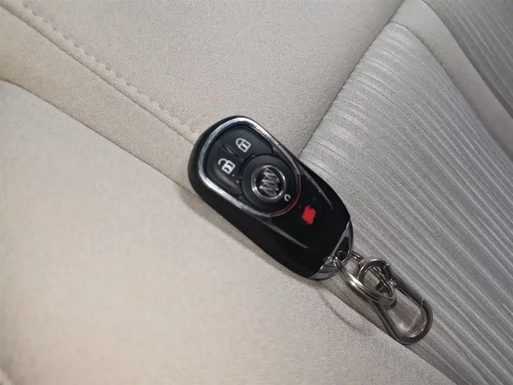 Buick GL8 2017 ES 28T Comfort Type China V фото 9