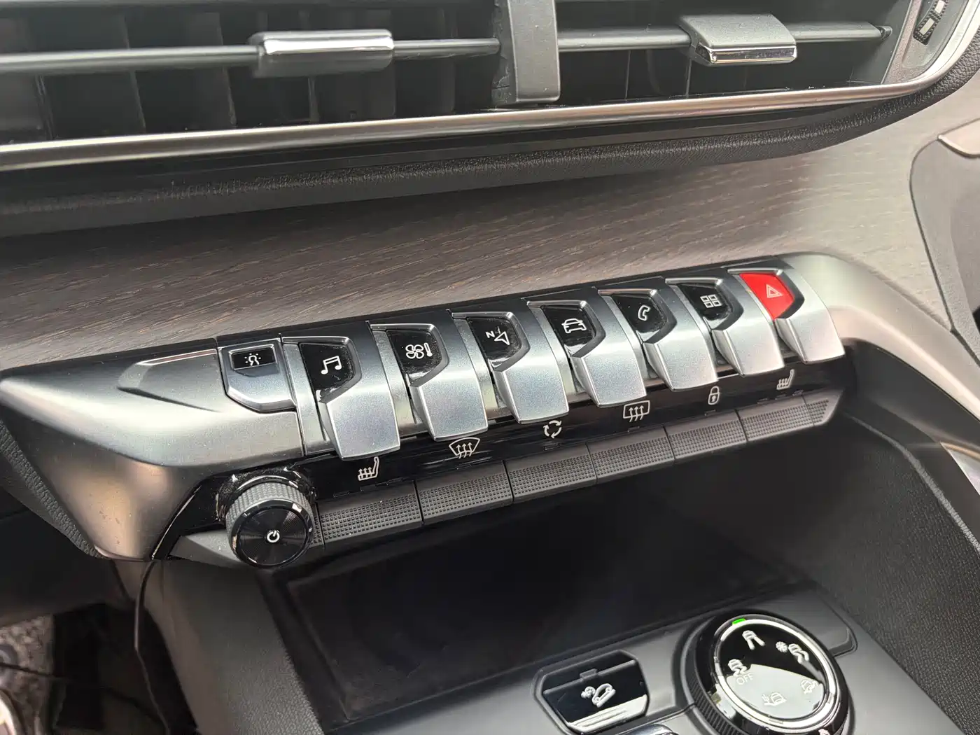 Peugeot 5008 2017 380THP 7-Seater Luxury GT Edition фото 14