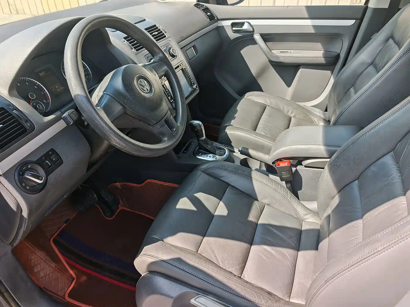 Volkswagen Touran 2013 2013 1.4T DSG Comfort 5-seater