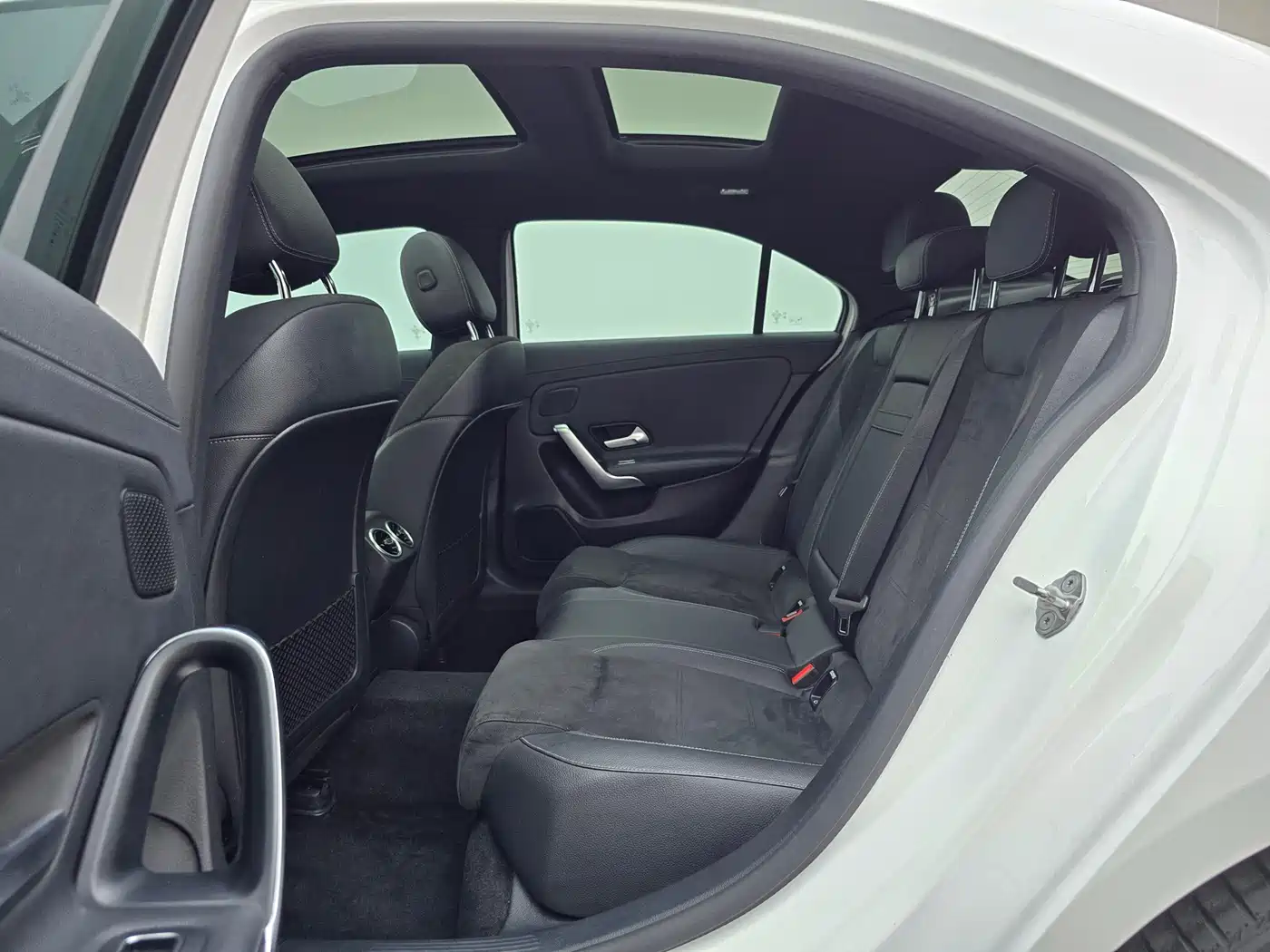 Mercedes-Benz A-Class 2019 A 200 L Sport Sedan фото 18