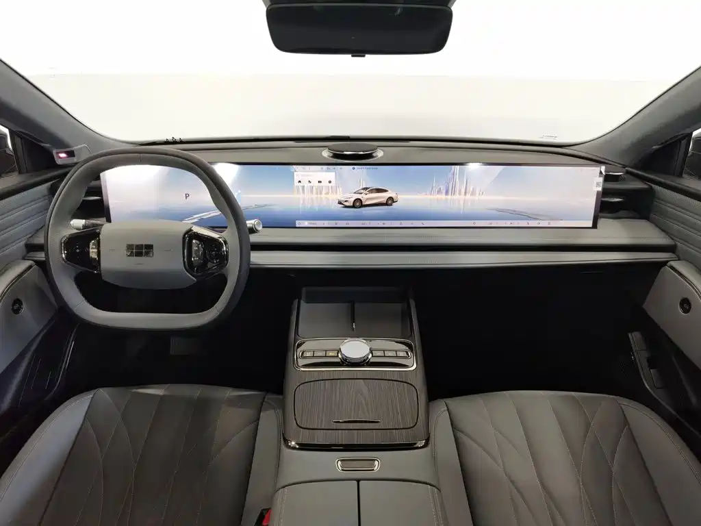 Geely Galaxy Galaxy E8 2025 2025 575km Voyage Smart Drive Edition