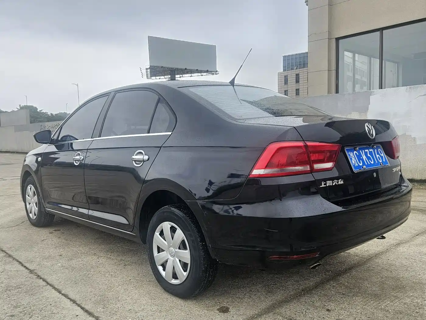 Volkswagen Santana 2015 1.6L Manual Trend Edition фото 6