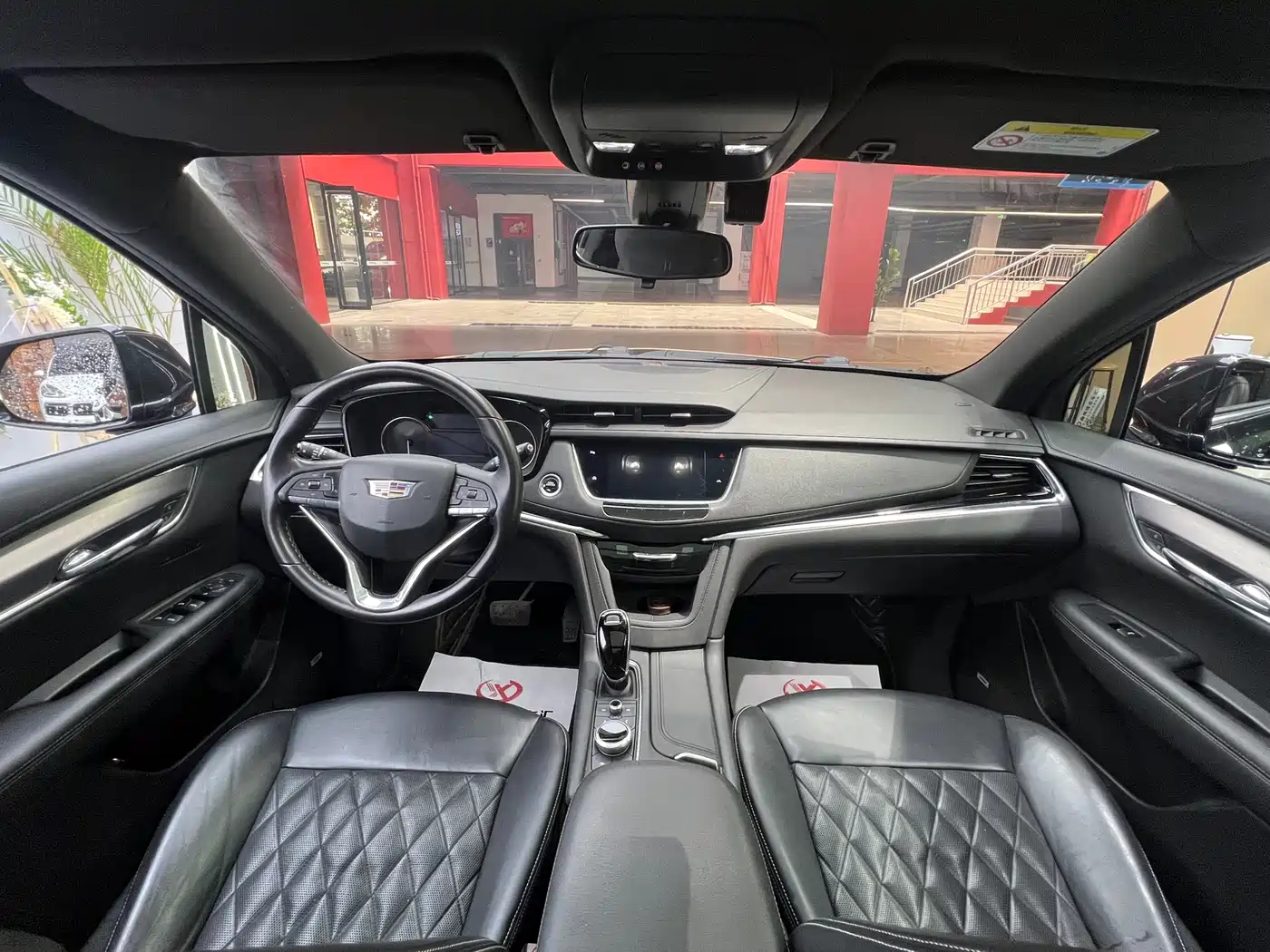 CADILLAC XT6