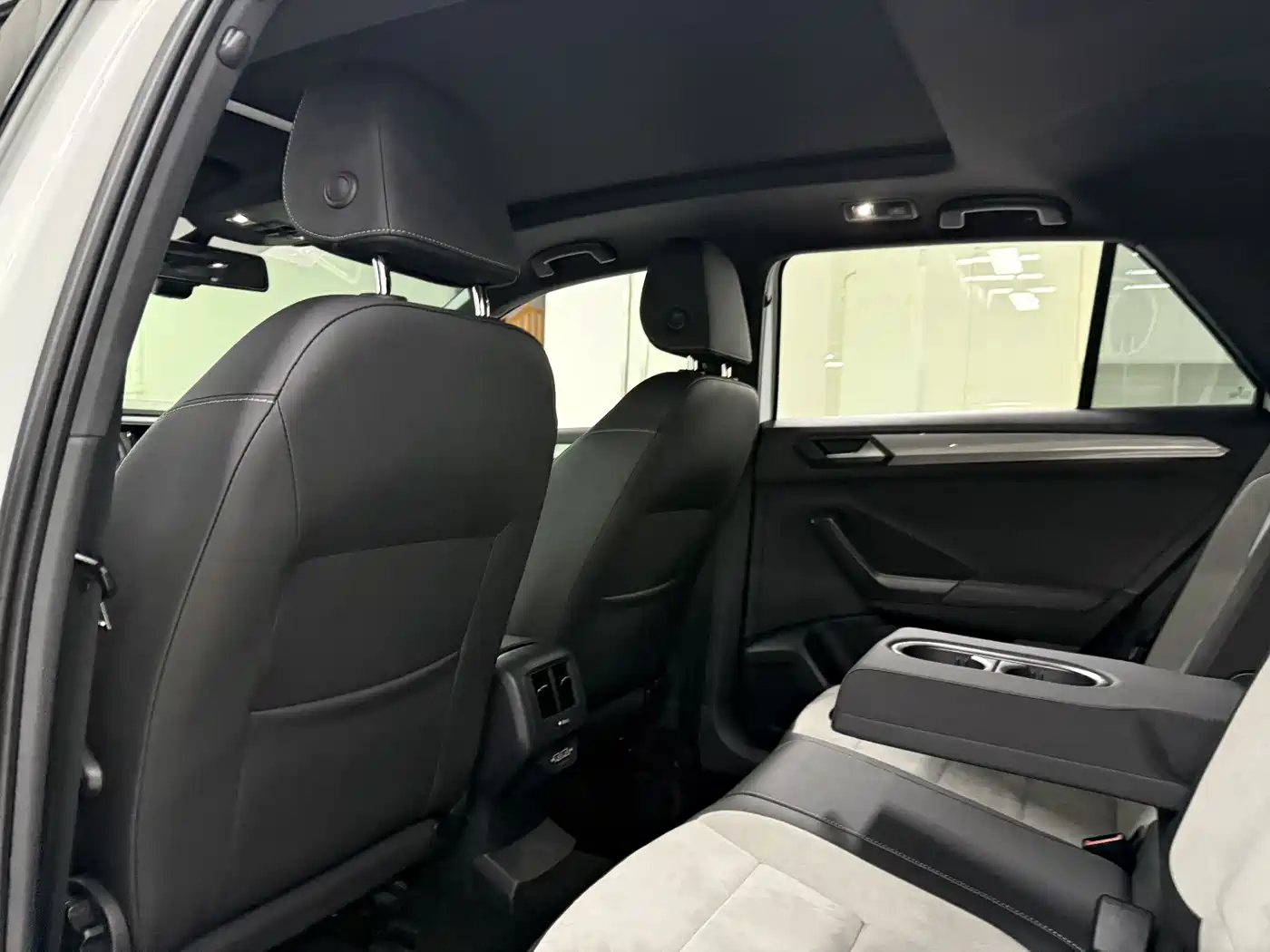 Volkswagen T-ROC 2020 280TSI DSG 2WD R-Line Pro фото 14