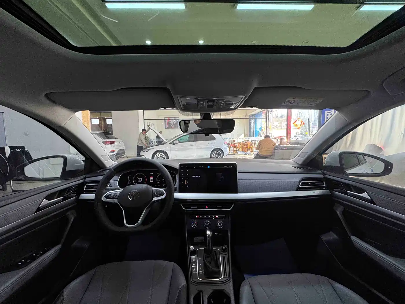 Volkswagen Lavida 2023 1.5L Auto Five Million Edition фото 17