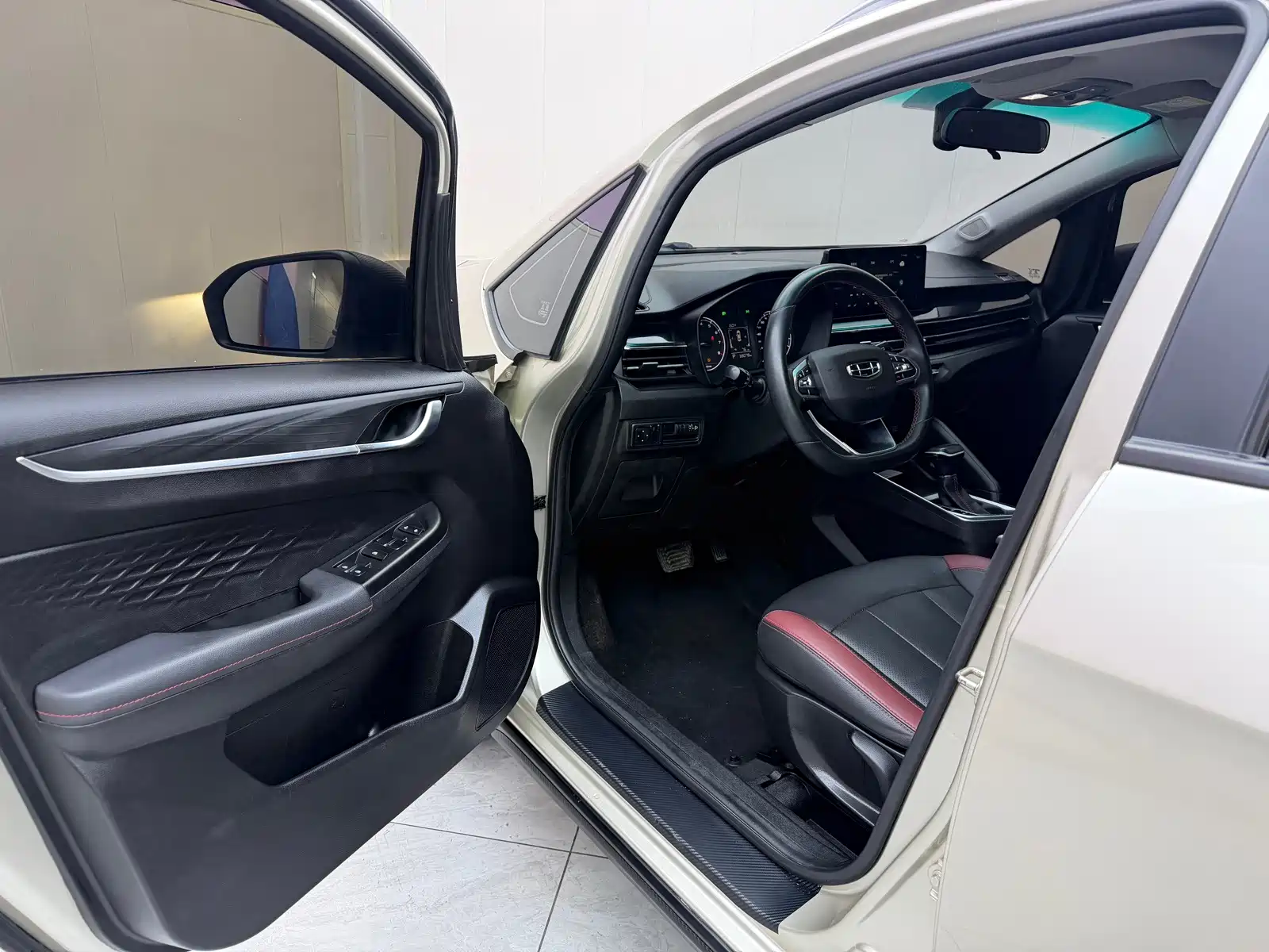 Фото 7 - Geely Vision X3