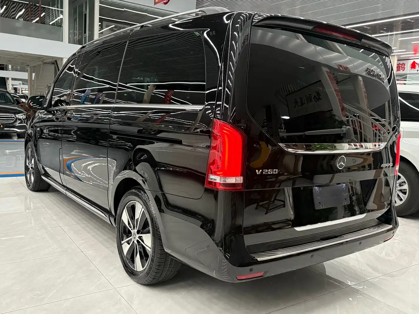 Mercedes-Benz V-Class 2021 V 260 Premium Edition фото 13