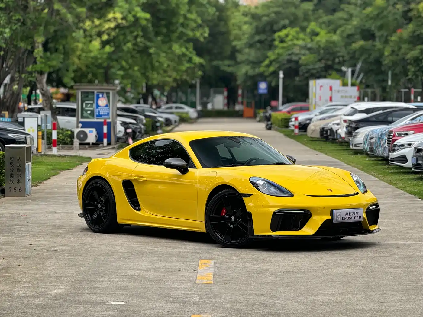 PORSCHE 718