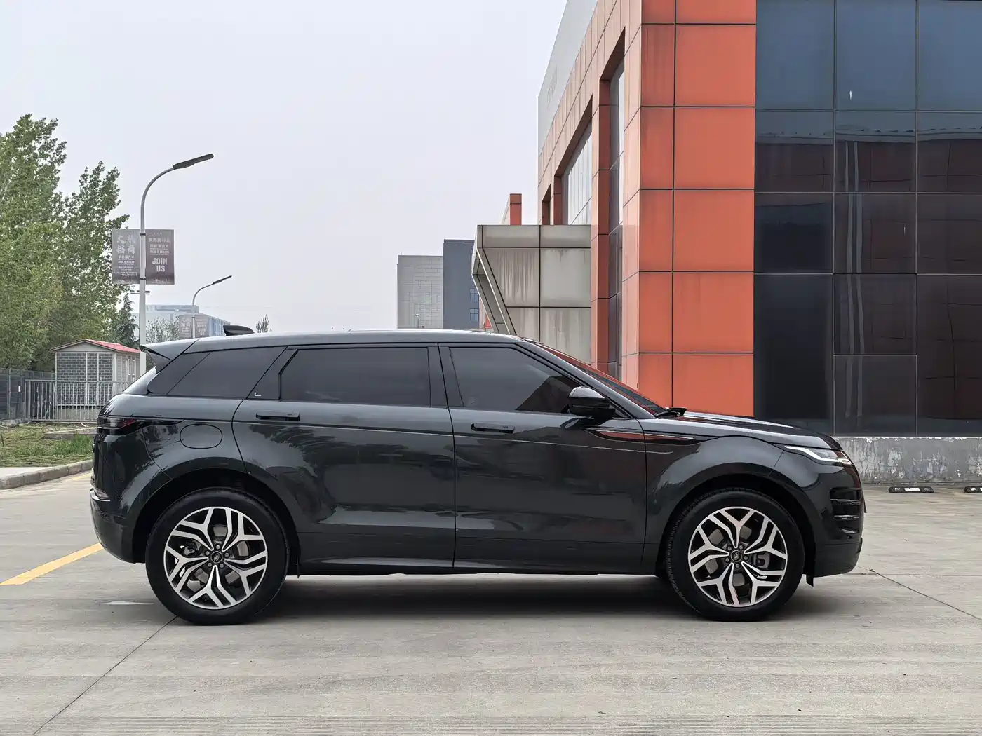 Land Rover Range Rover Evoque 2024 Range Rover Evoque L 249PS Light Master Edition фото 4