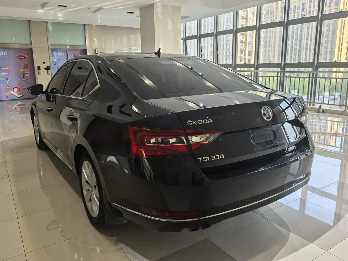 Škoda Superb 2018 TSI330 DSG Comfort Edition China V фото 5
