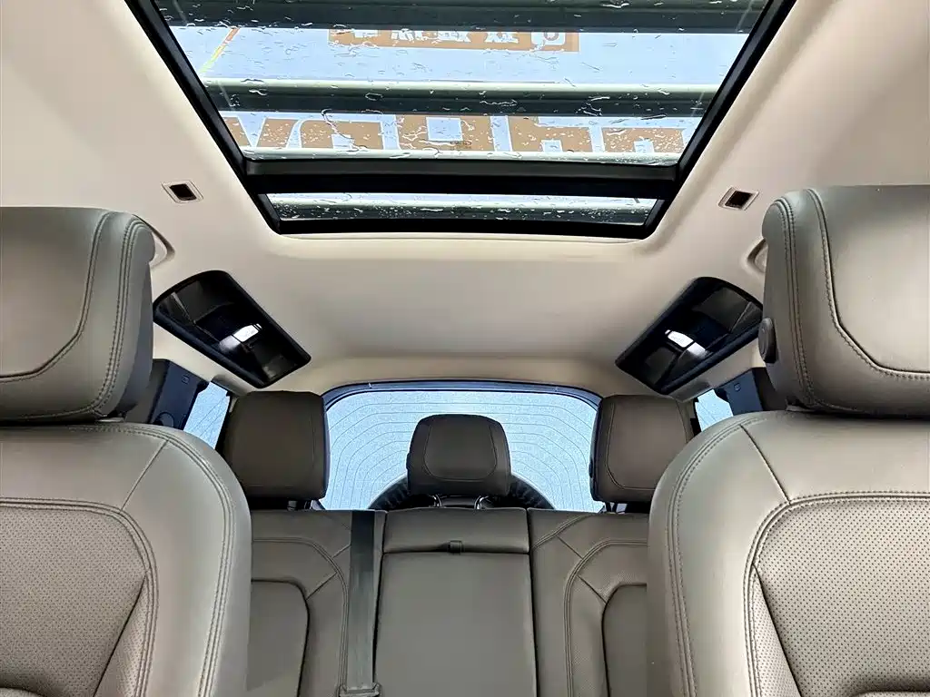 Land Rover Defender 2023 Facelift 110 3.0T P400 Dark Special Edition фото 14