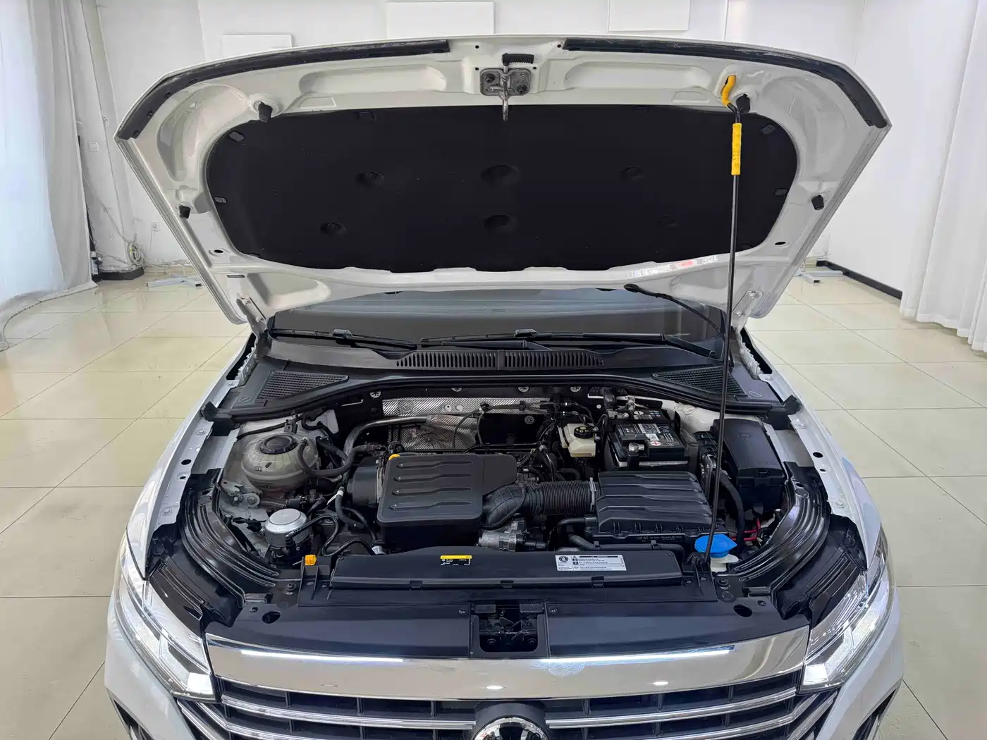 Volkswagen Lavida 2023 1.5L Auto Five Million Edition фото 19