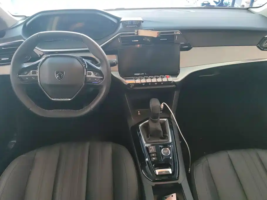 Peugeot 408 2025 2024 360THP Dá Dá Edition Latour