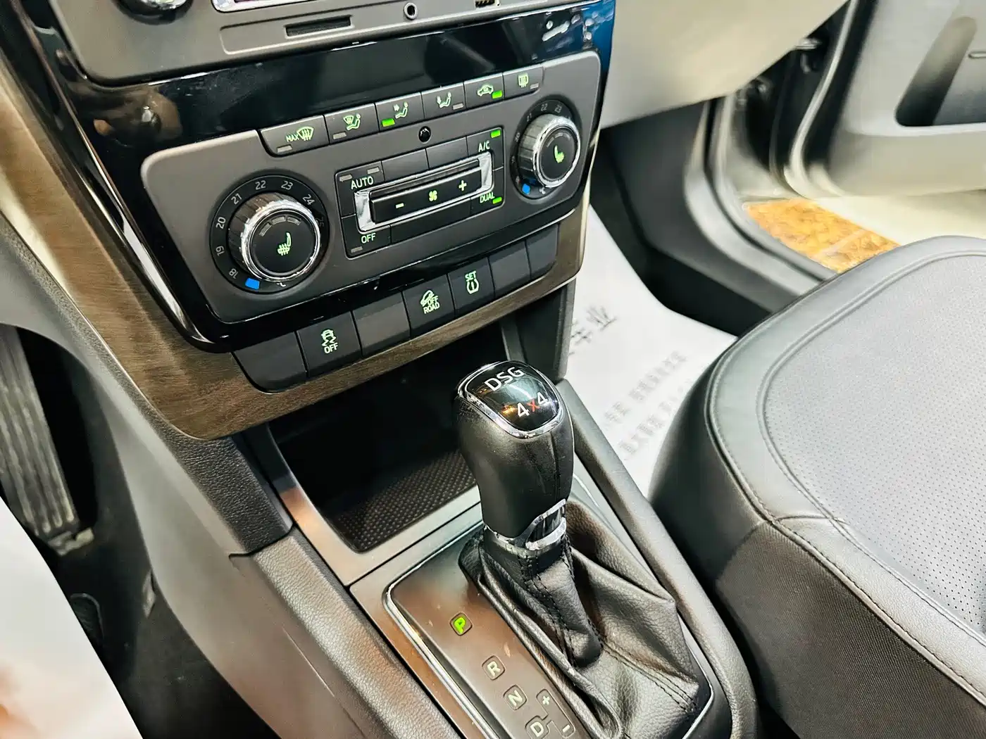 Škoda Yeti 2014 2014 1.8TSI DSG Off-Road Edition