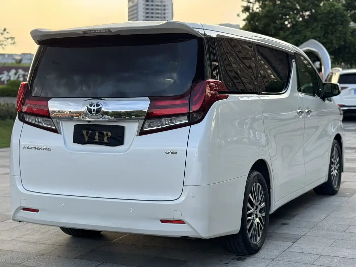 Toyota Alphard 2015 3.5L Luxury Edition фото 3